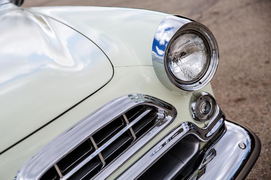 Детали экстерьера Chrysler Windsor Deluxe Sedan (C67) 1955 года  (фото 8 из 25)